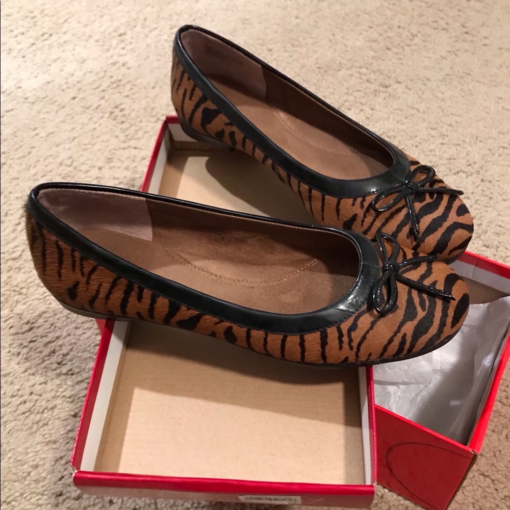 Tiger print hair calf flats